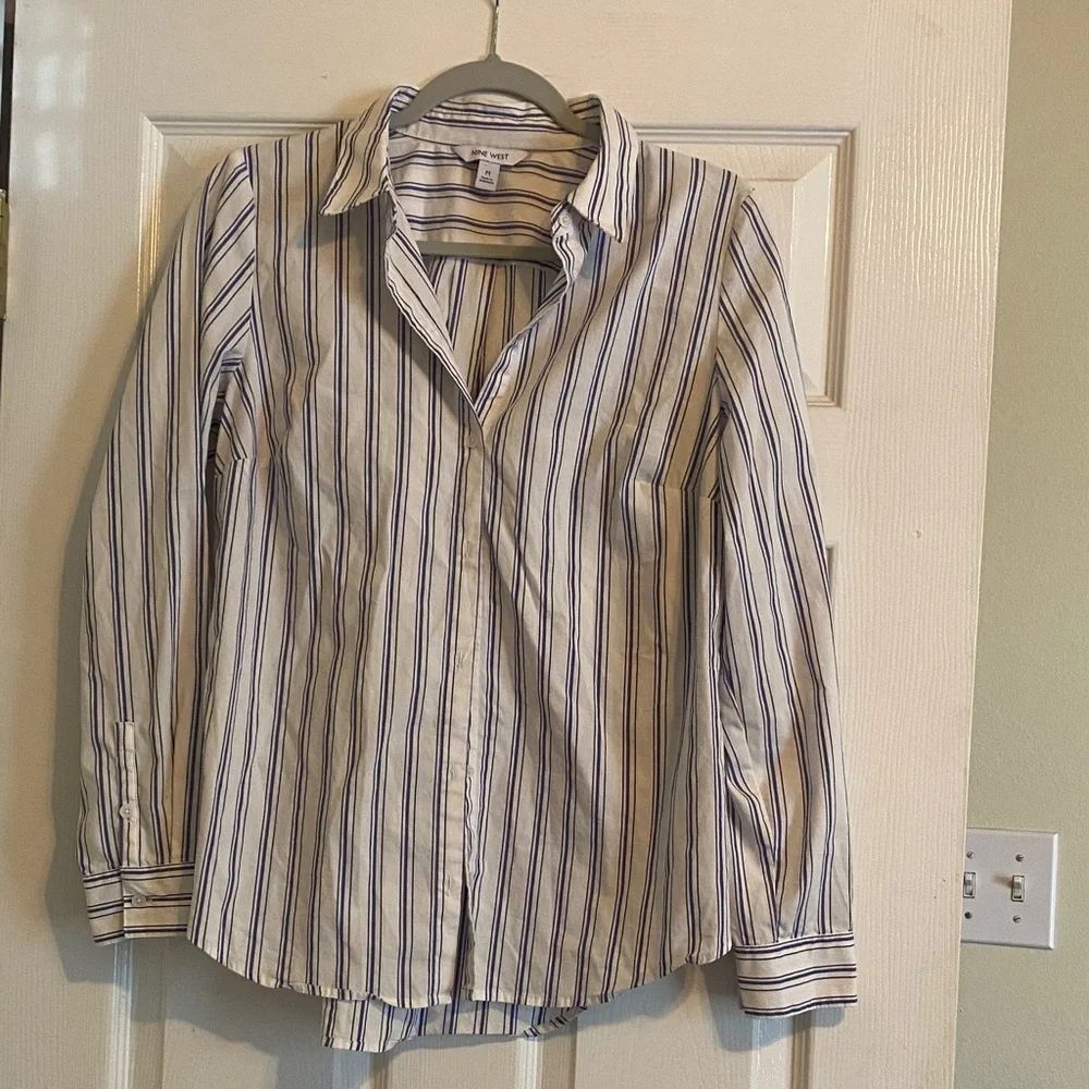 Minimalist boho business casual button up Nine West Blue and White Striped Shirt - Picture 1 of 6